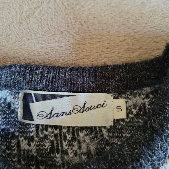 Vintage Sams Souci grey and white rose sweater size small - Picture 9 of 11